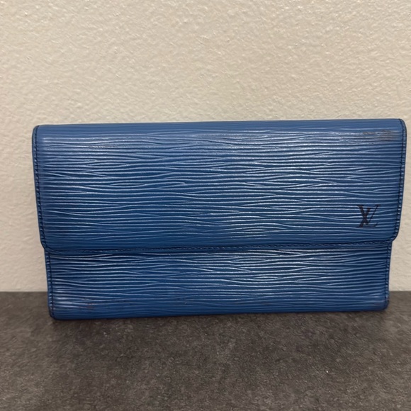 Preloved Louis Vuitton blue epi Sarah wallet - Picture 1 of 14